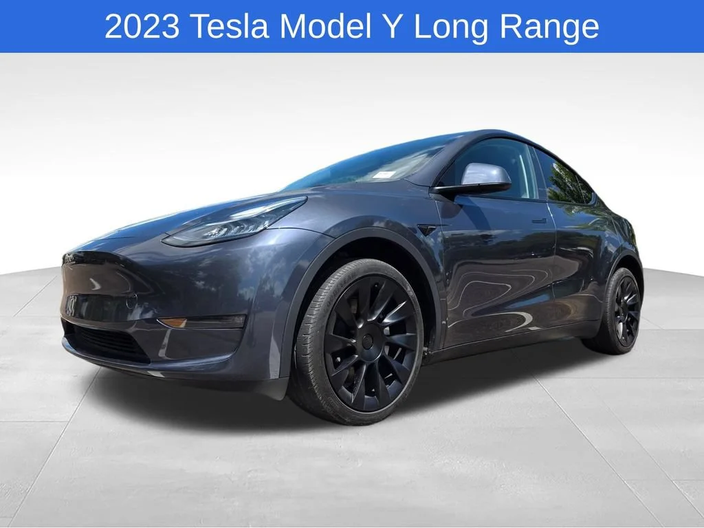 Used 2023  Tesla Long Range image 10