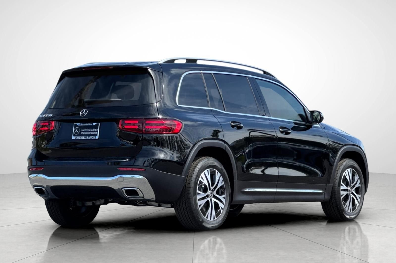 Used 2026 Black Mercedes-Benz GLB 250 image 10