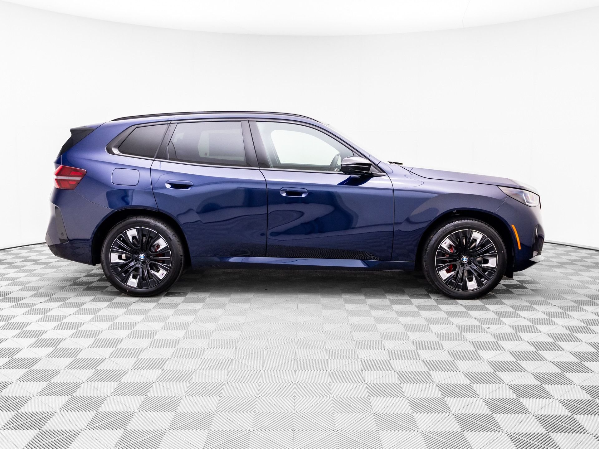 New 2026 Tanzanite Blue II Metallic BMW M50 xDrive image 7
