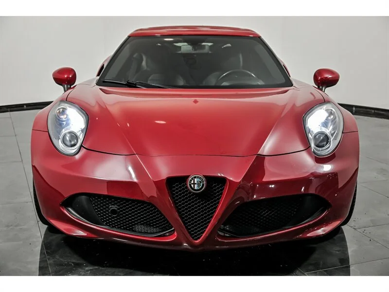 Used 2015 RED Alfa Romeo  image 4