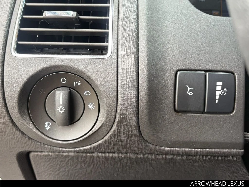 Used 2019 White Ford SEL image 18