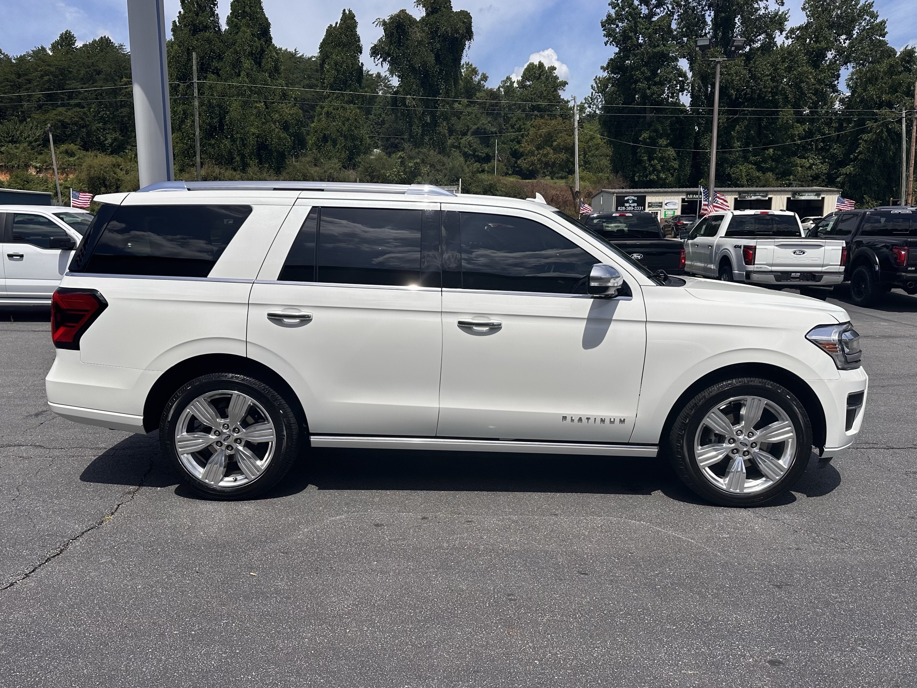 Certified Used 2022 Star White Metallic Tri-Coat Ford Platinum image 5