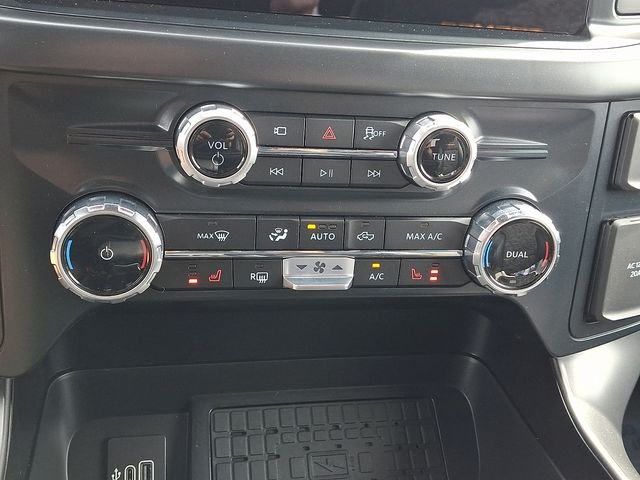 Used 2025 Gray Metallic Ford Tremor image 15