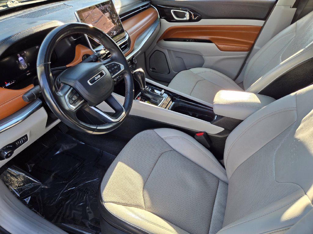 Used 2022 Gray Jeep Limited image 14