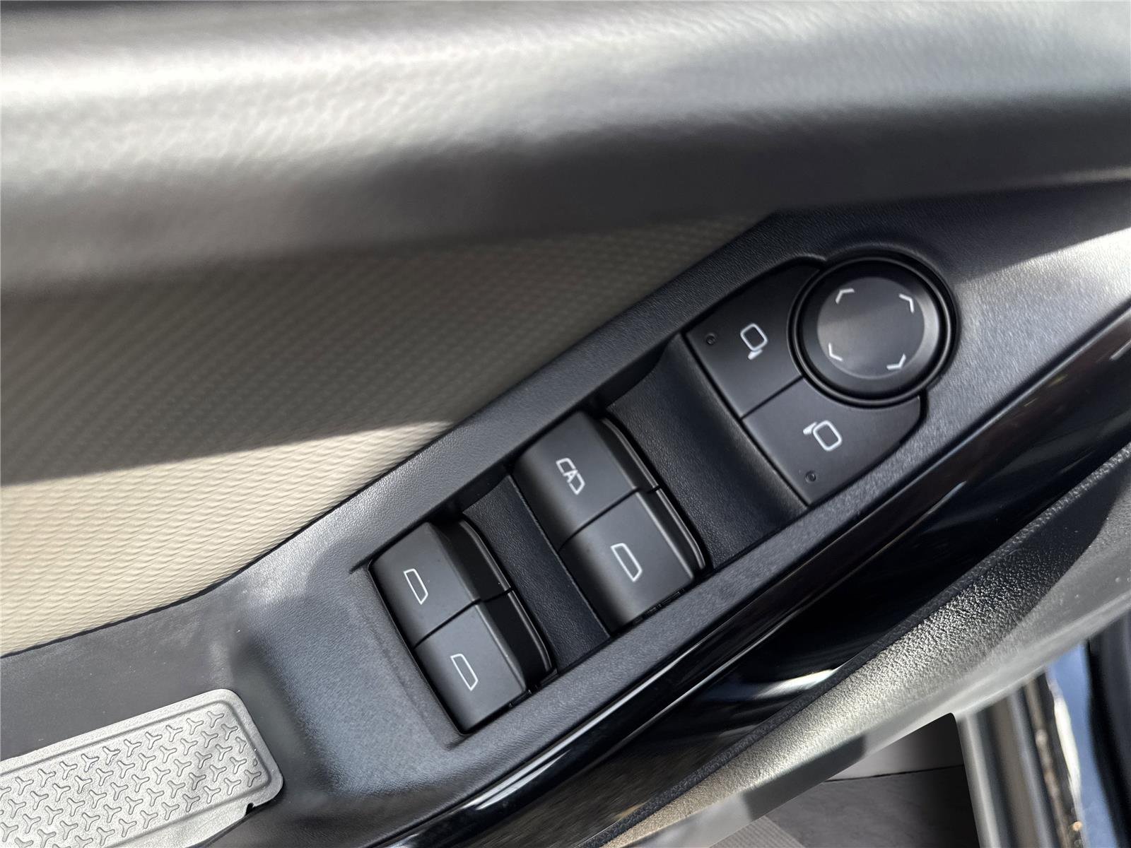 New 2026 Mosaic Black Metallic Chevrolet LT image 10