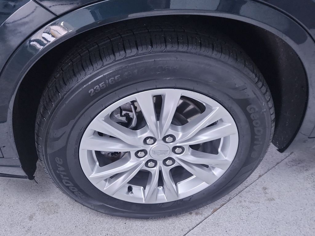 Used 2024 Green Cadillac Luxury image 10
