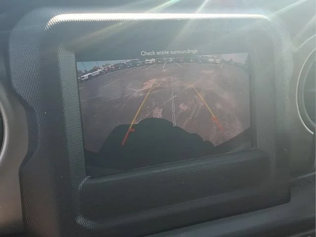 Used 2018  Jeep Sport S image 6