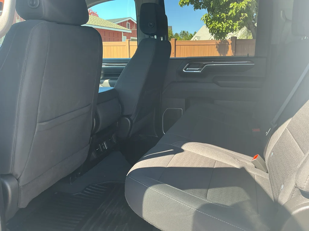 Used 2025 SUMMIT WHITE Chevrolet LT image 18