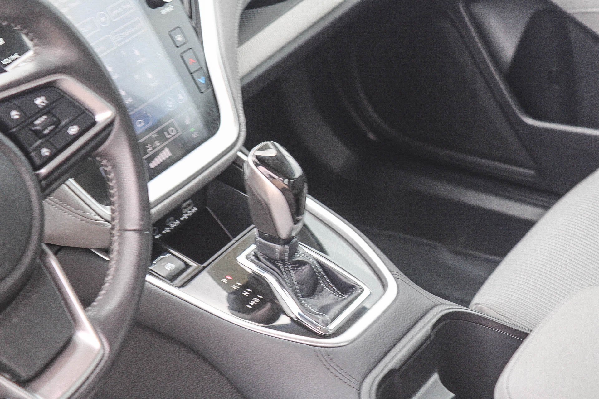 Used 2023 Ice Silver Metallic Subaru Premium image 20