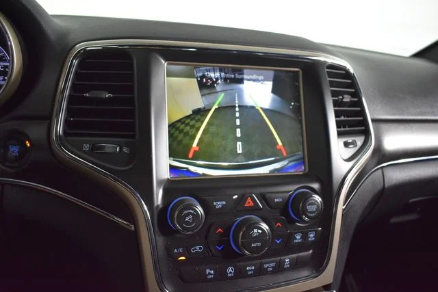 Used 2016 Silver Jeep Limited image 39
