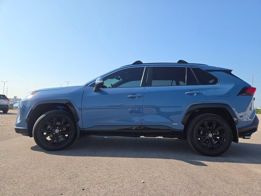 2022 Toyota RAV4 SE - Photo 21