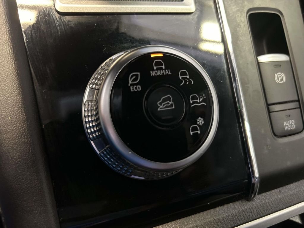 Used 2023 Gray Mitsubishi SE Special Edition image 22