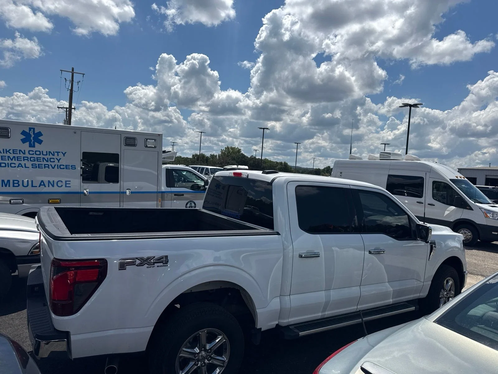 Used 2024 White Ford XLT image 3
