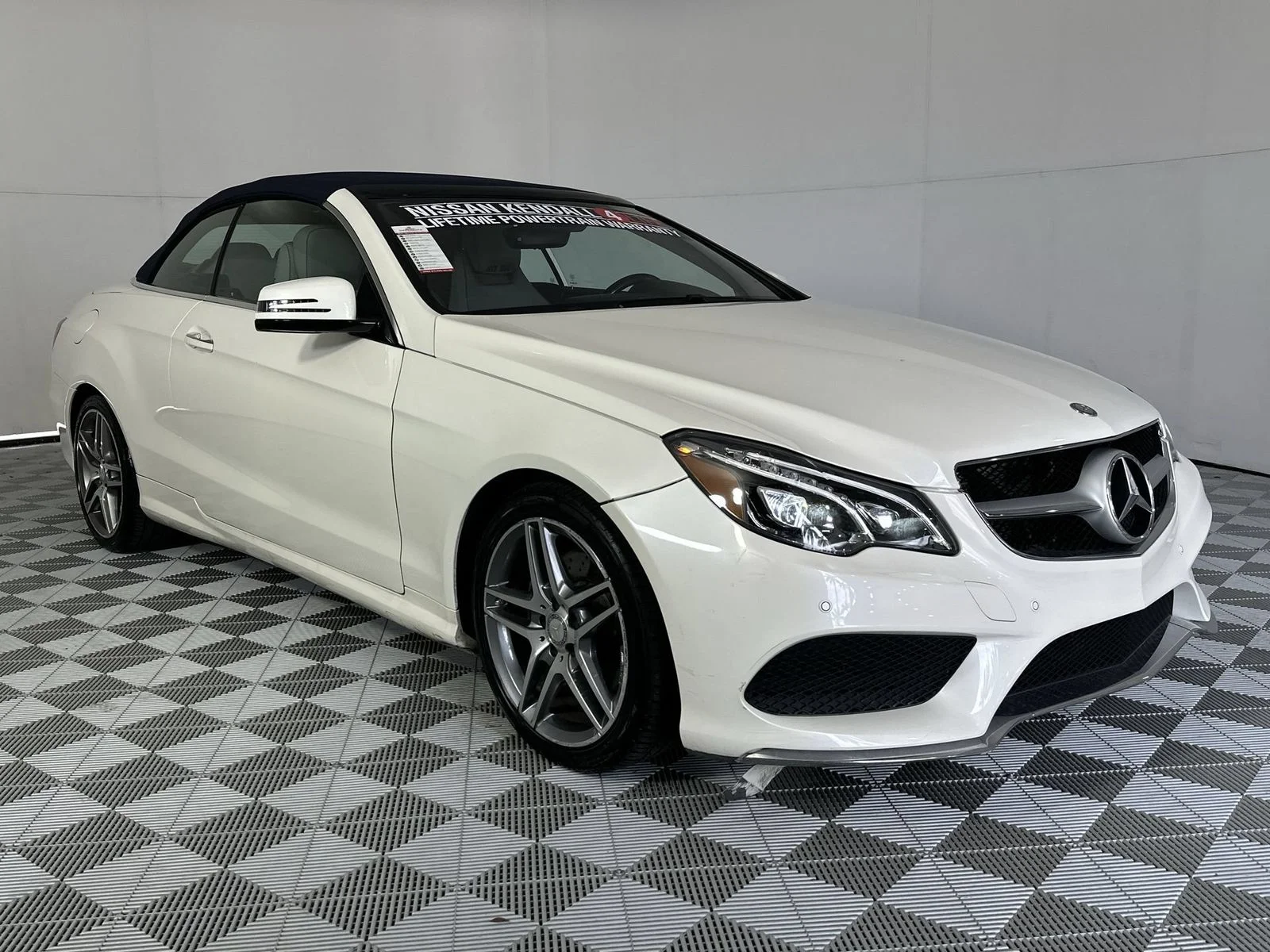 Used 2017 White Mercedes-Benz E 400 image 2