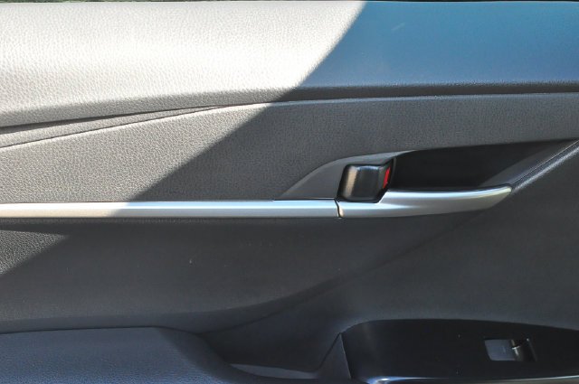 Used 2026  Toyota SE image 19