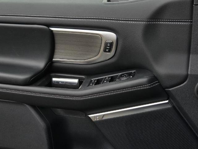 New 2026 Dark Matter Gray Metallic Ford Platinum® image 55