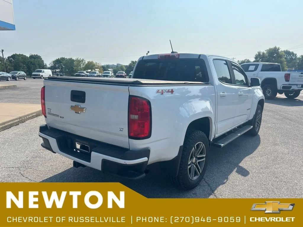 Used 2019 SUMMIT WHITE Chevrolet 4WD LT image 15