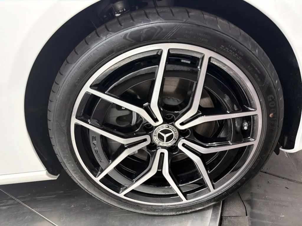 New 2027 White Mercedes-Benz C 300 image 9