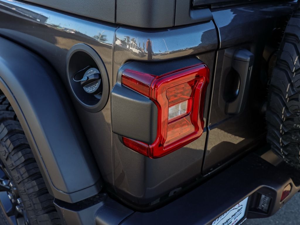 New 2026 Granite Crystal Metallic Clear-Coat Exterior Paint Jeep Willys image 5