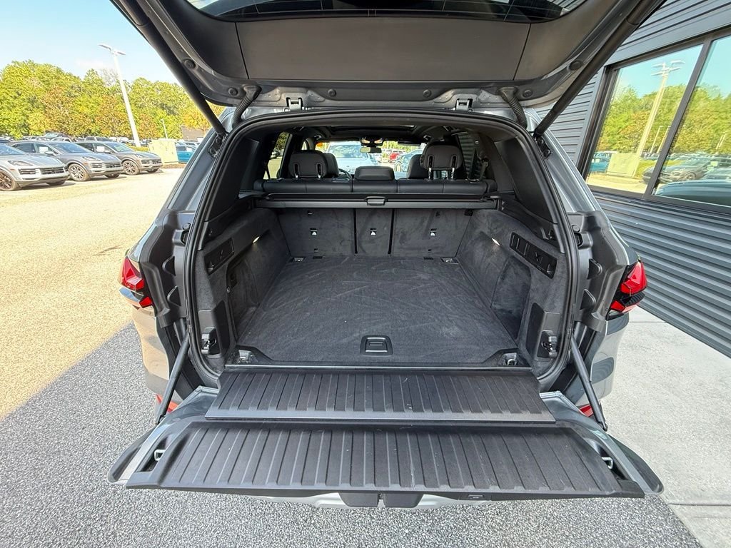 Used 2024 Skyscraper Grey Metallic BMW sDrive40i image 22