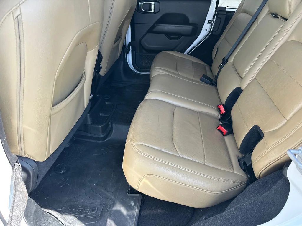Used 2019 White Jeep Unlimited Sahara image 20