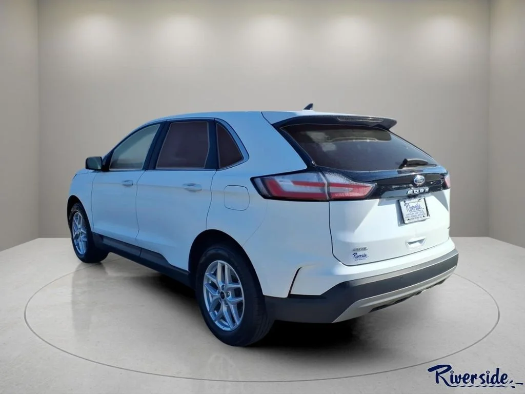 Used 2024 White Ford SEL image 4