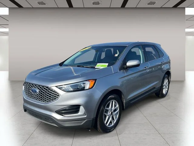 Used 2024 Silver Ford SEL image 8