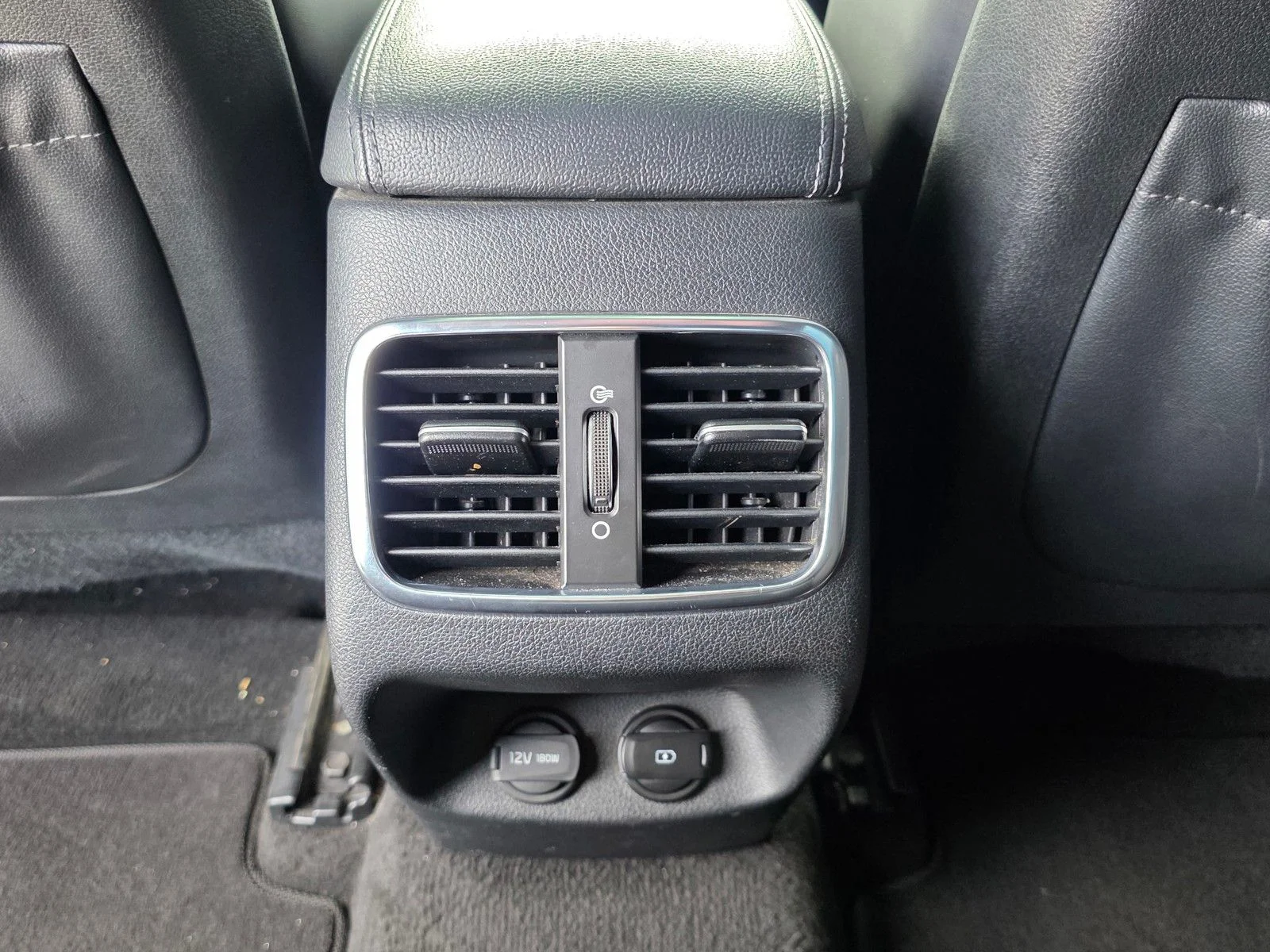 Used 2018 Snow White Pearl Kia SX image 12