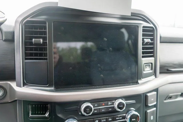 2025 Ford F-150 XLT - Photo 17