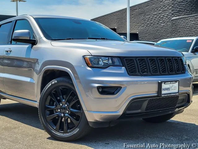 Used 2017 Jeep Grand Cherokee Altitude with VIN 1C4RJFAG7HC927154 for sale in Forest Park, IL