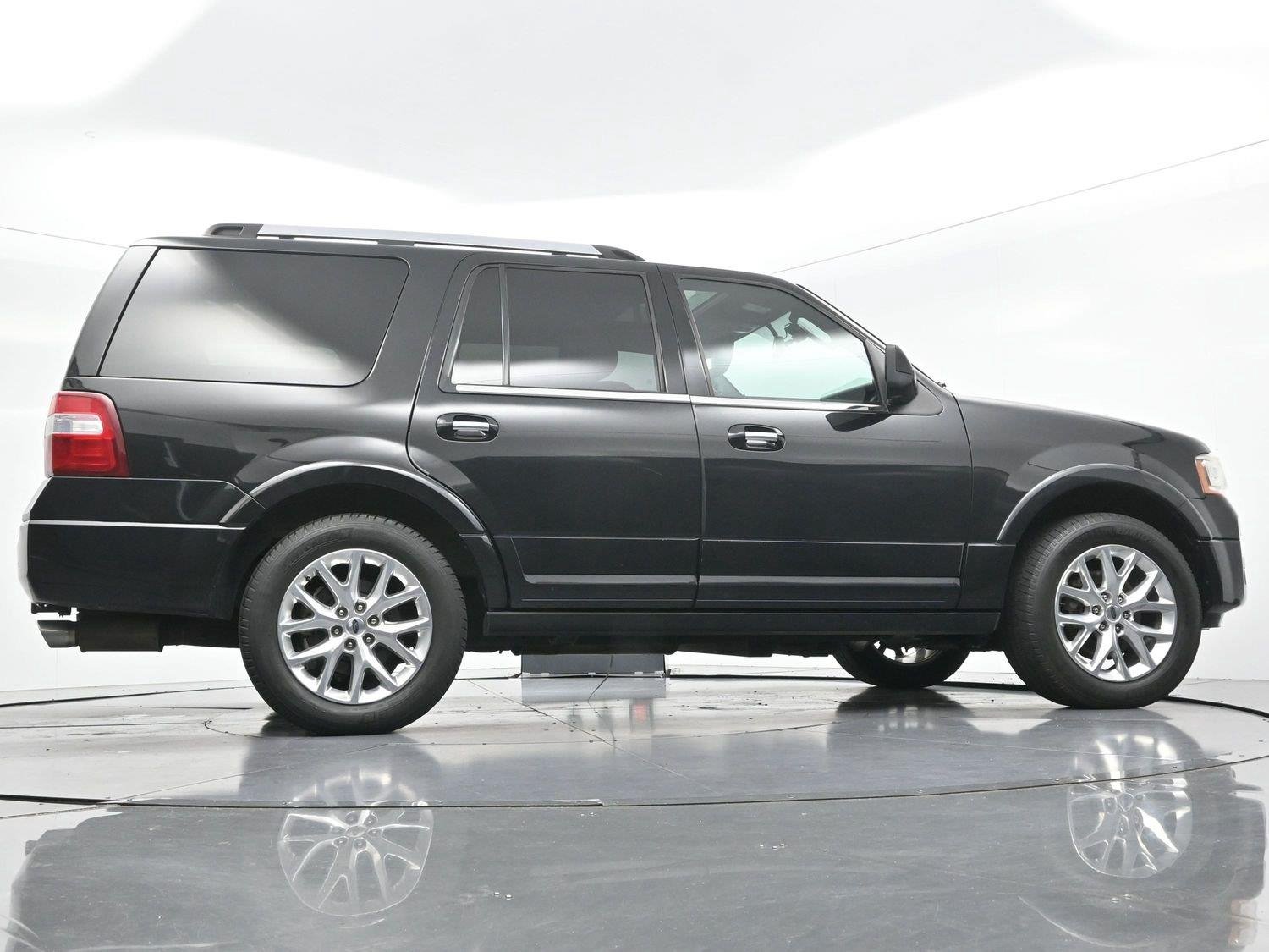 Used 2015 Tuxedo Black Metallic Ford Limited image 60