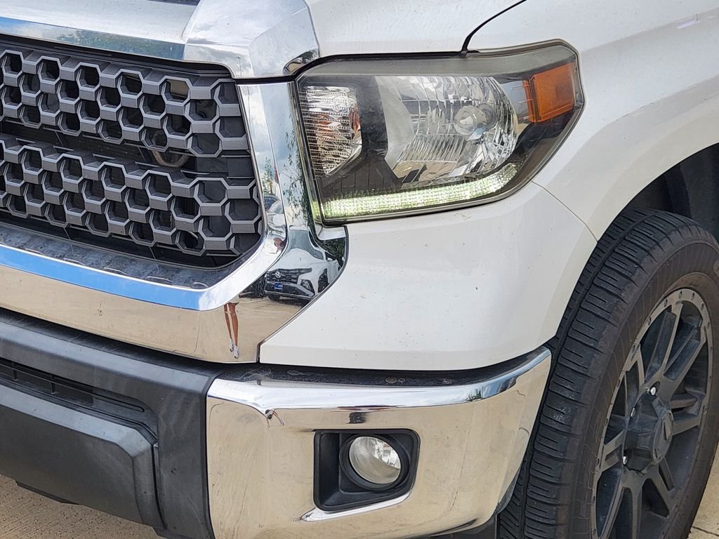 Used 2020 Super White Toyota SR5 image 11