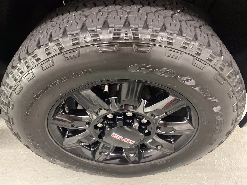 Used 2026 Onyx Black GMC AT4 image 4