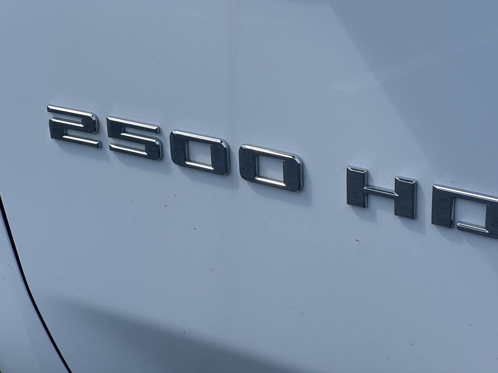Used 2025 Summit White Chevrolet LT image 10