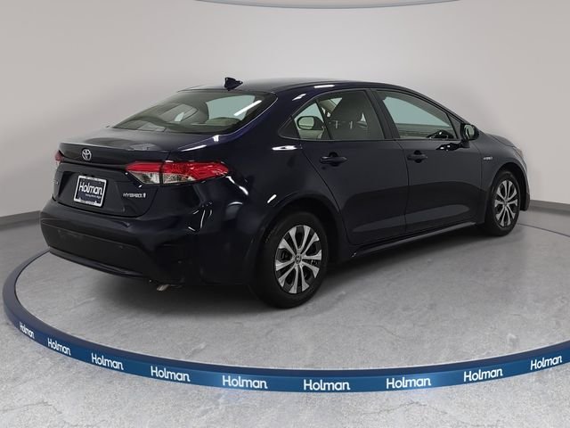 Certified Used 2020  Toyota LE image 5