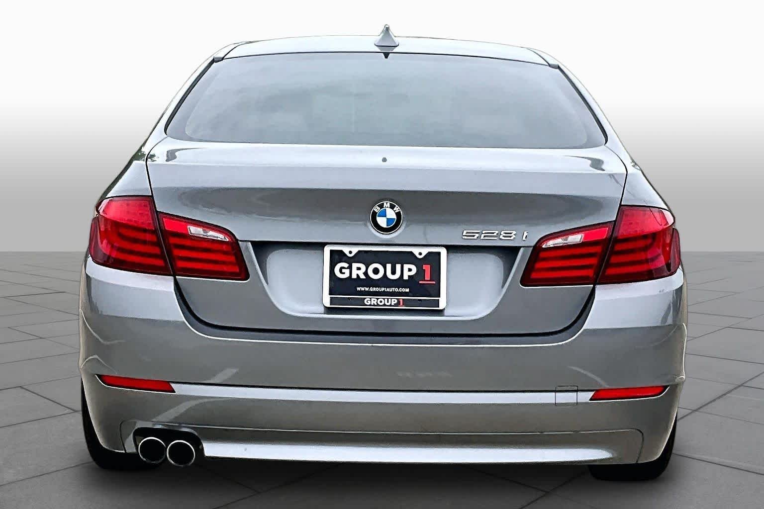 Used 2011 Space Gray BMW 528i image 4