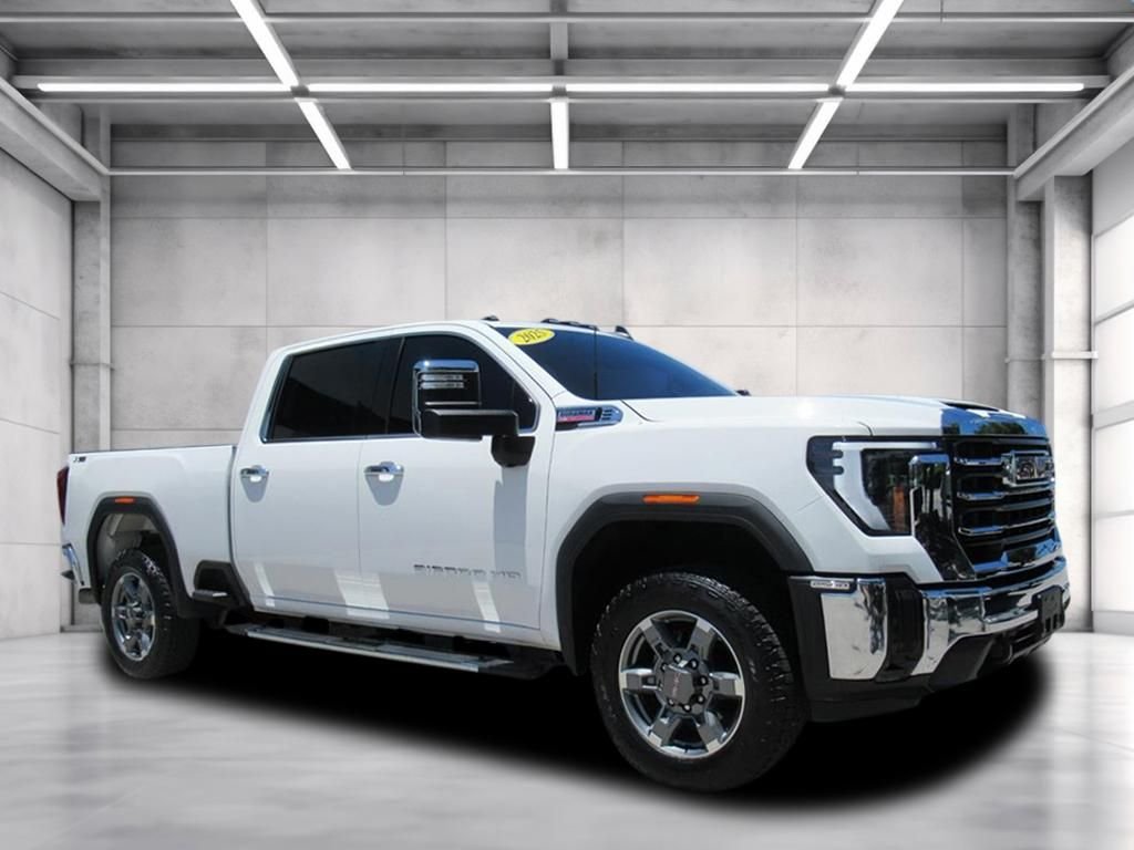 Used 2025 White GMC SLE image 1