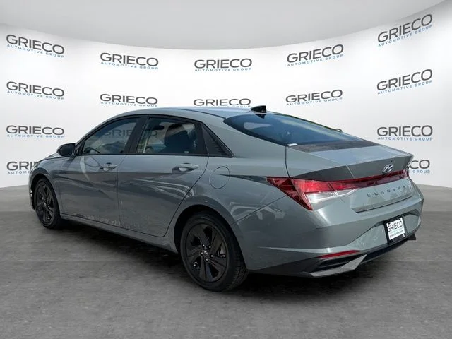 Used 2022 Gray Hyundai SEL image 5