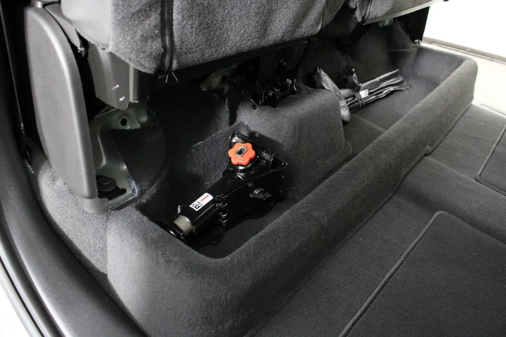 2026 GMC Sierra 3500HD SLT - Photo 14