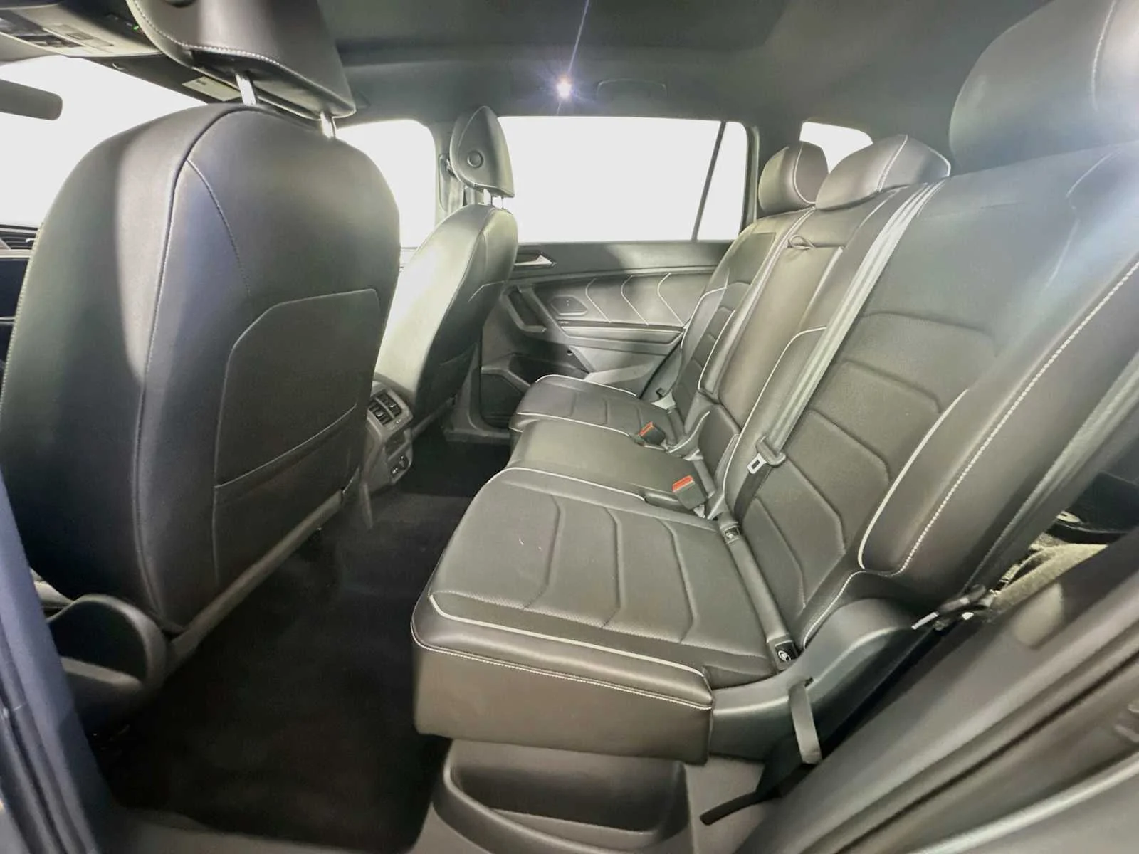 Used 2022 Platinum Gray Metallic Volkswagen SEL R-Line image 24
