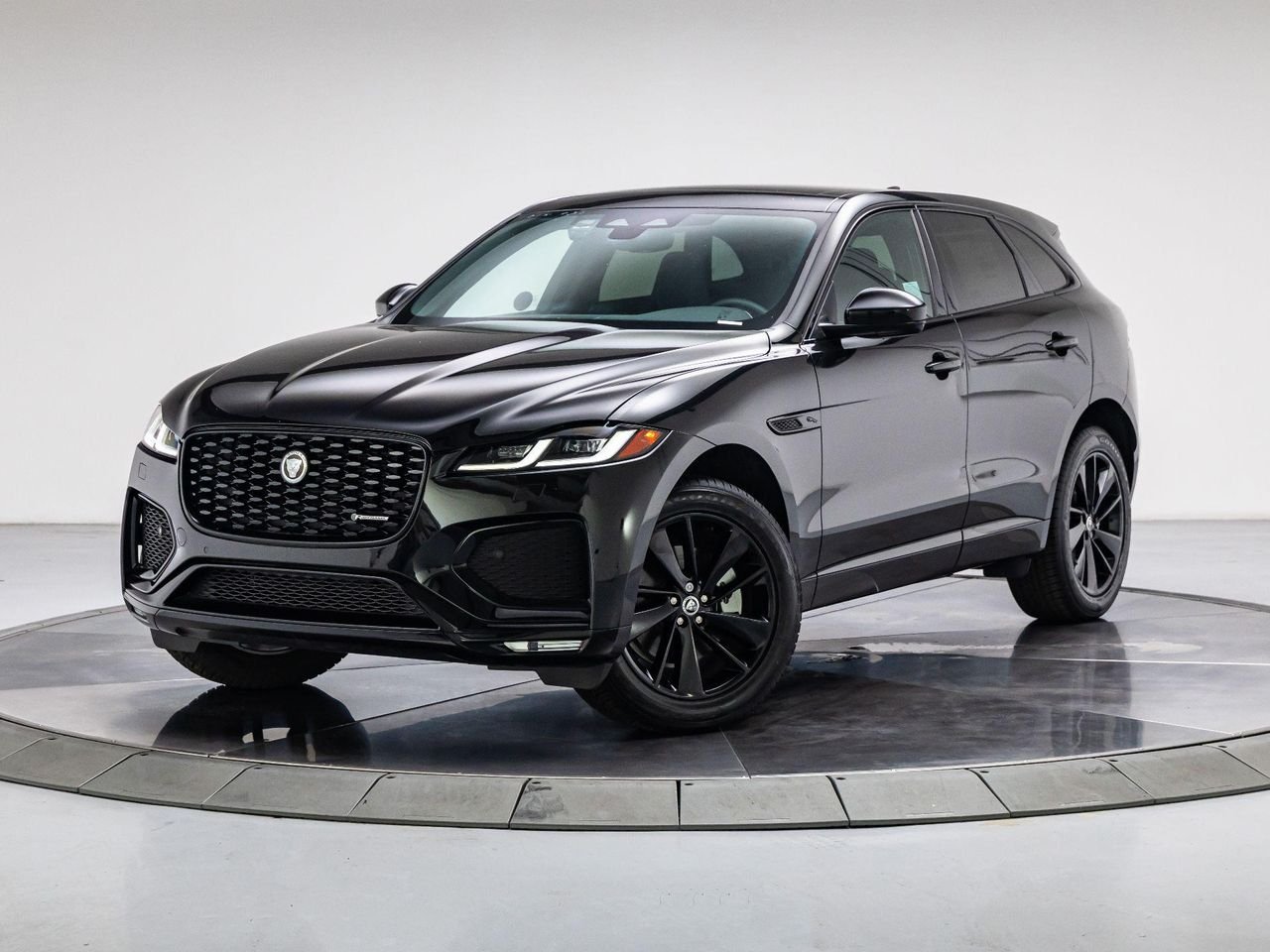 2025 Jaguar F-PACE R-Dynamic S