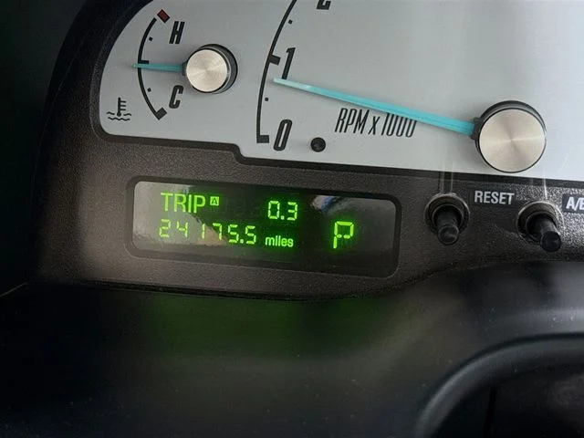 Used 2002 Blue Ford Base image 12