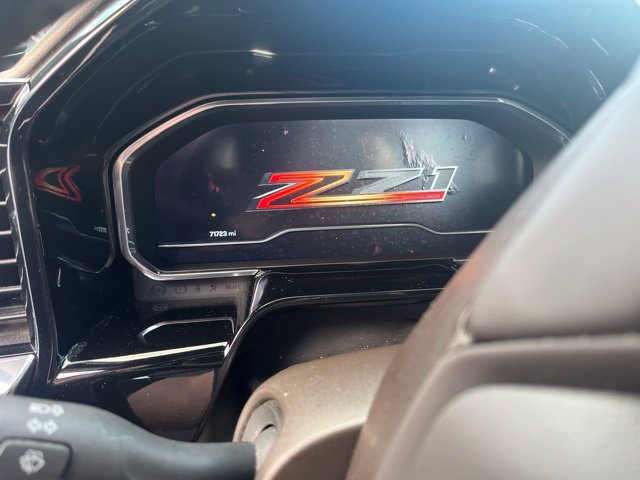 Used 2023 Red Chevrolet RST image 7