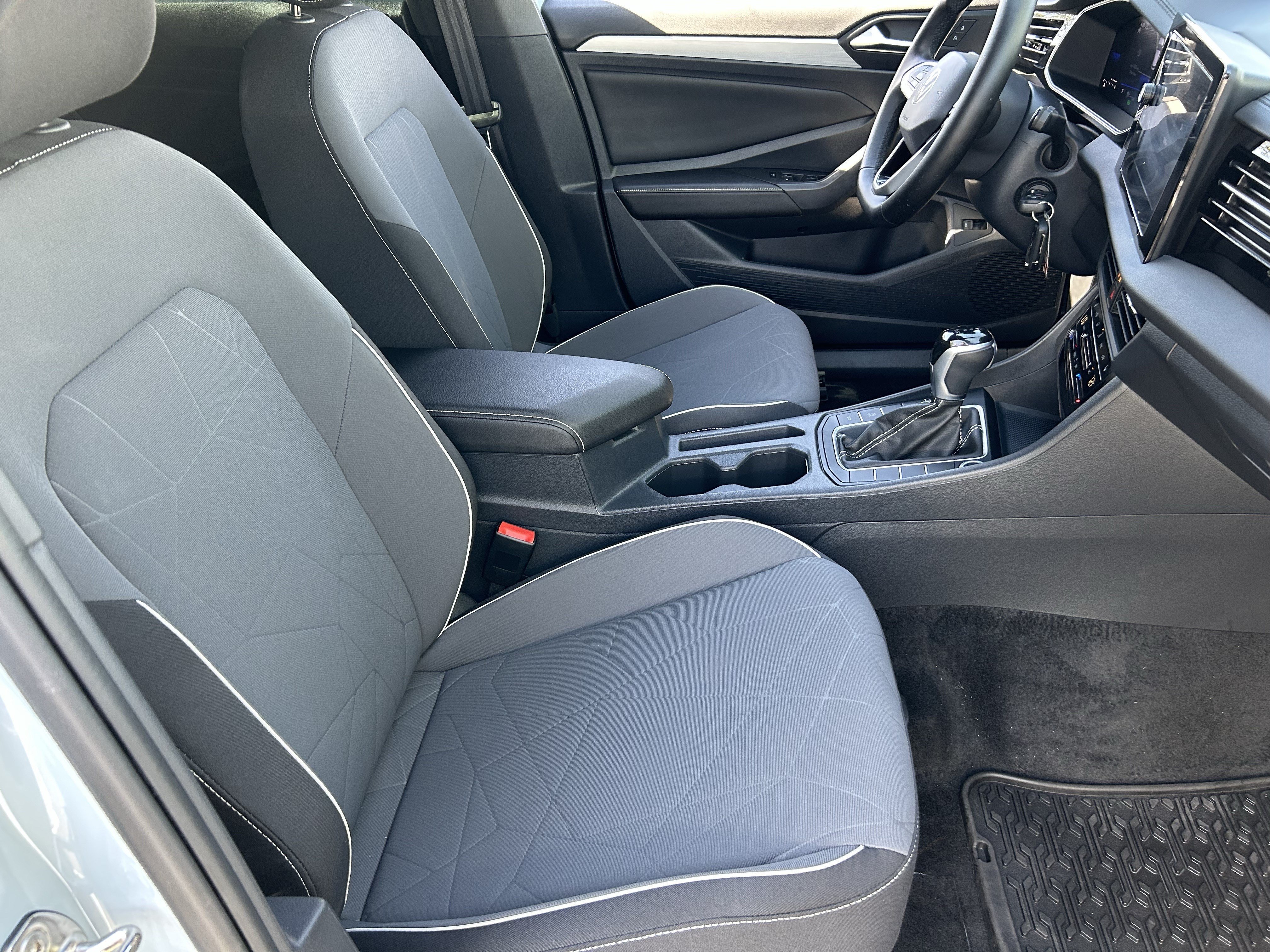 Used 2025 White Volkswagen Sport image 9