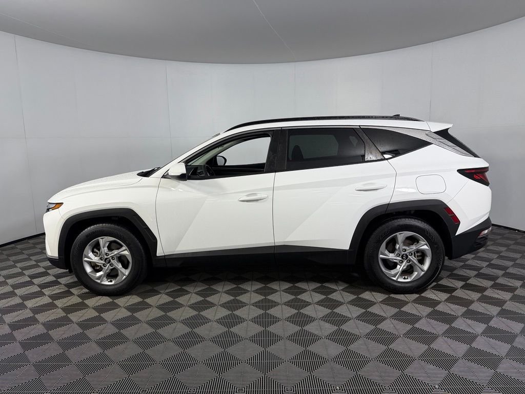 Used 2024 White Hyundai SEL image 11