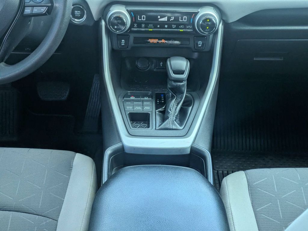 Used 2020 White Toyota XLE image 19