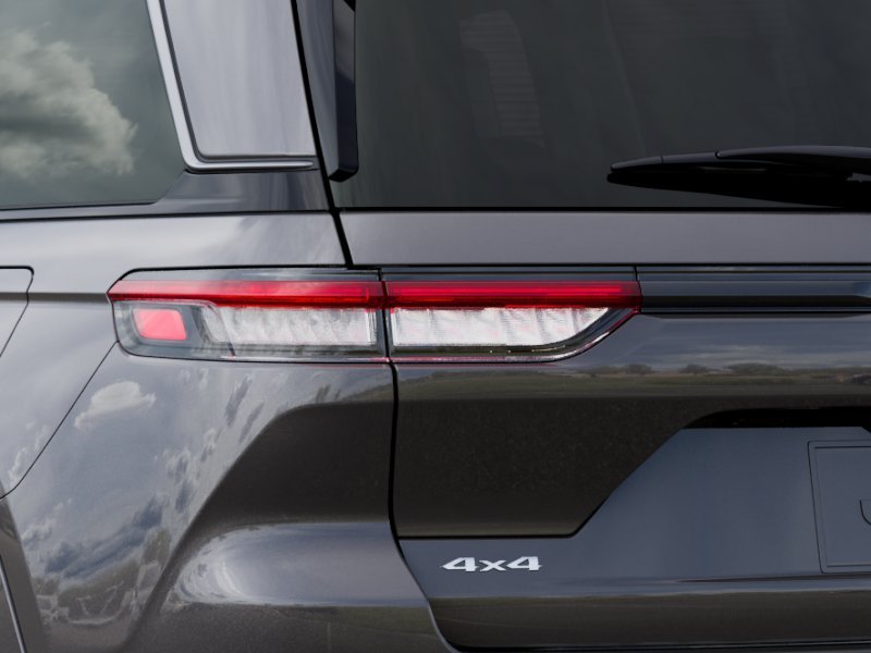 New 2026 Baltic Gray Metallic Clear-Coat Exterior Paint Jeep Limited image 9