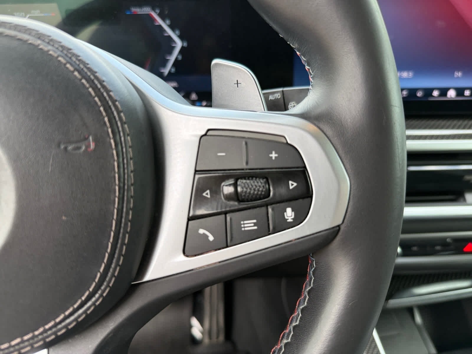 Used 2024 Nardo Grey BMW M60i image 23