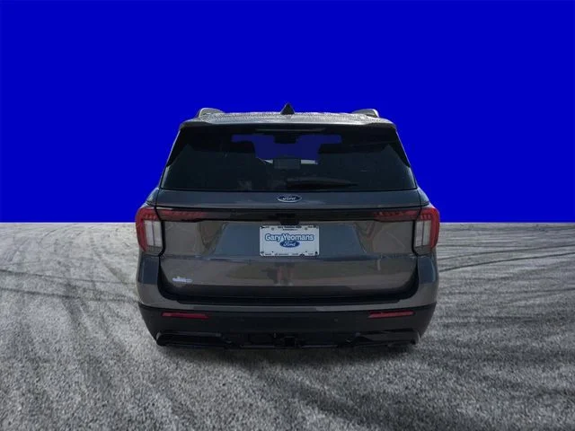 New 2026 Carbonized Gray Metallic Ford ST-Line image 5