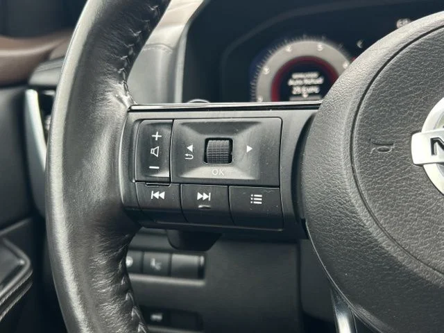 Used 2021 Gray Nissan Platinum image 41
